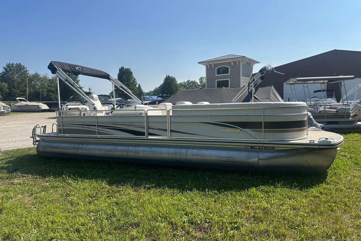 2005 Harris Classic 260 - Sold Boat
