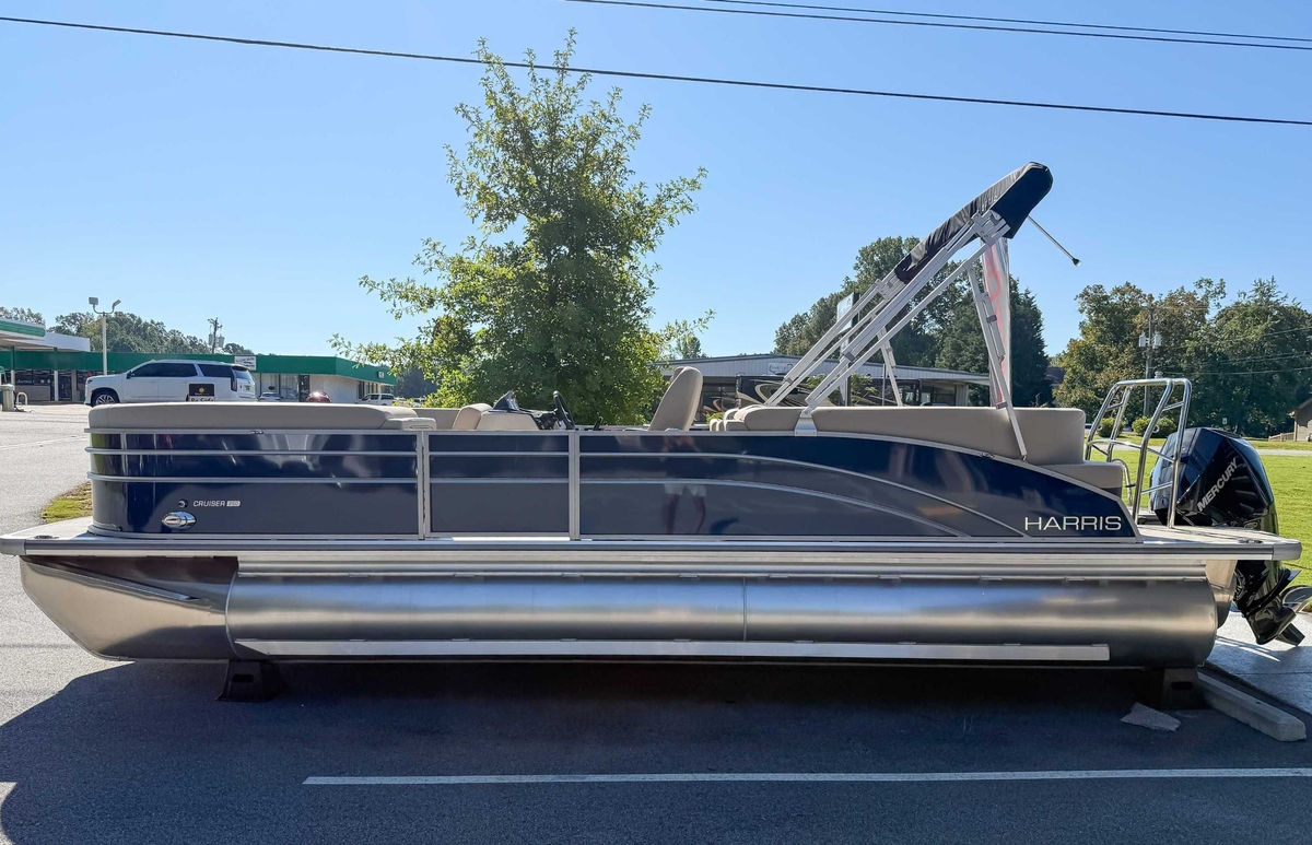 2025 Harris Cruiser 250 CWDH - Sold Boat