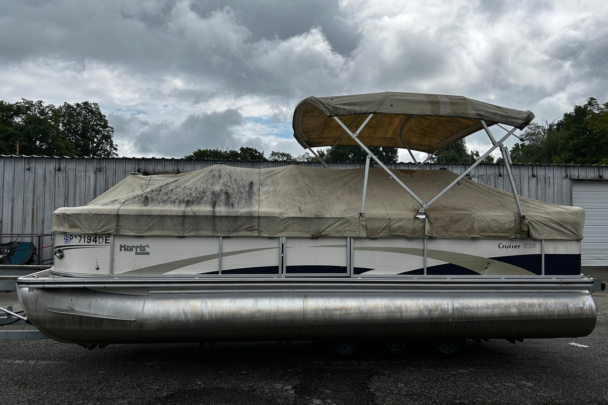 2009 Harris CRUSIER 220 - Sold Boat
