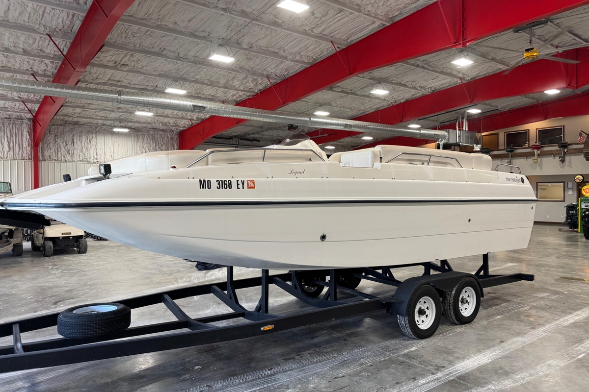 2000 Harris-Kayot 24 Legend - Sold Boat