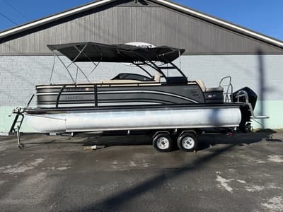 BOATZON | Harris Solstice 230 DC Windshield 2019