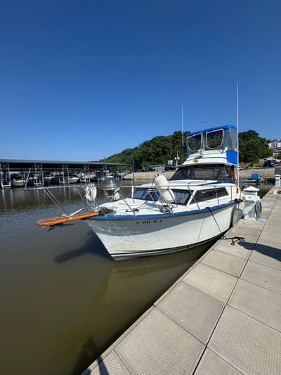 BOATZON | Hatteras 31 Flybridge 1968