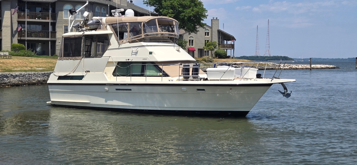 1989 Hatteras 40 Double Cabin - Sold Boat