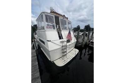 BOATZON | Hatteras 40 Motor Yacht 1990