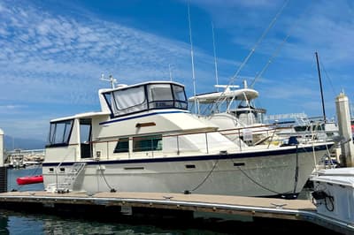 BOATZON | Hatteras 43 Motor Yacht 1986