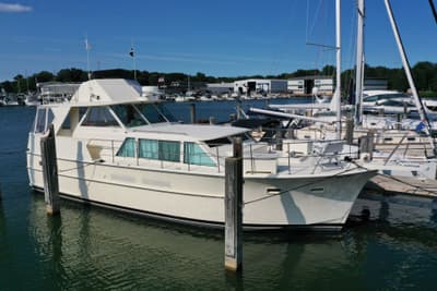 BOATZON | Hatteras 44 Motor Yacht 1967