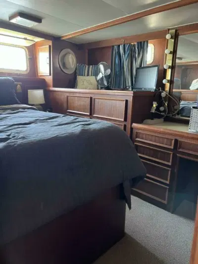 BOATZON | Hatteras 53 Motor Yacht 1980