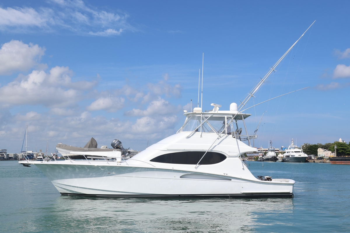 2004 Hatteras 54 Convertible - Sold Boat