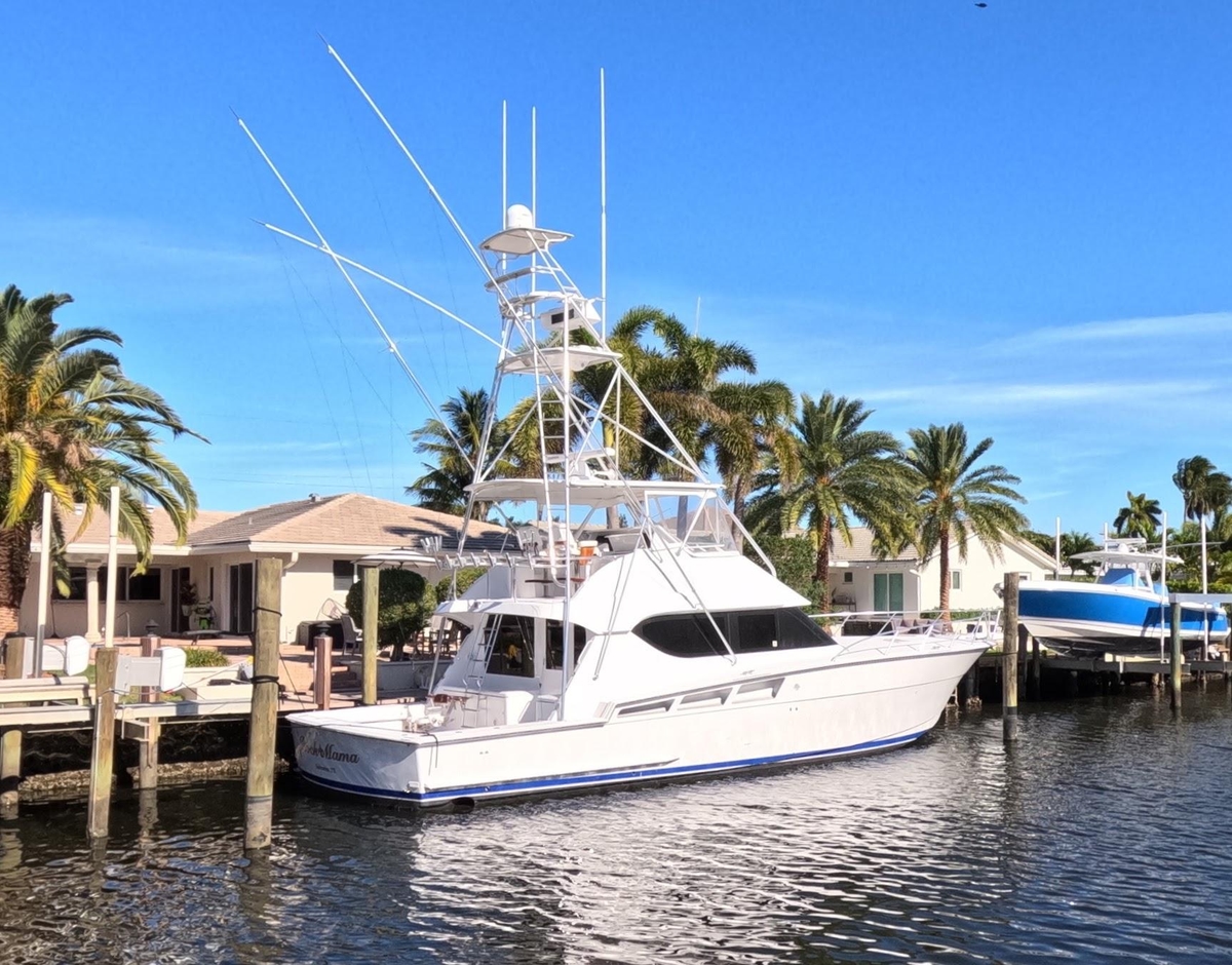 2001 Hatteras 55 Convertible - Sold Boat
