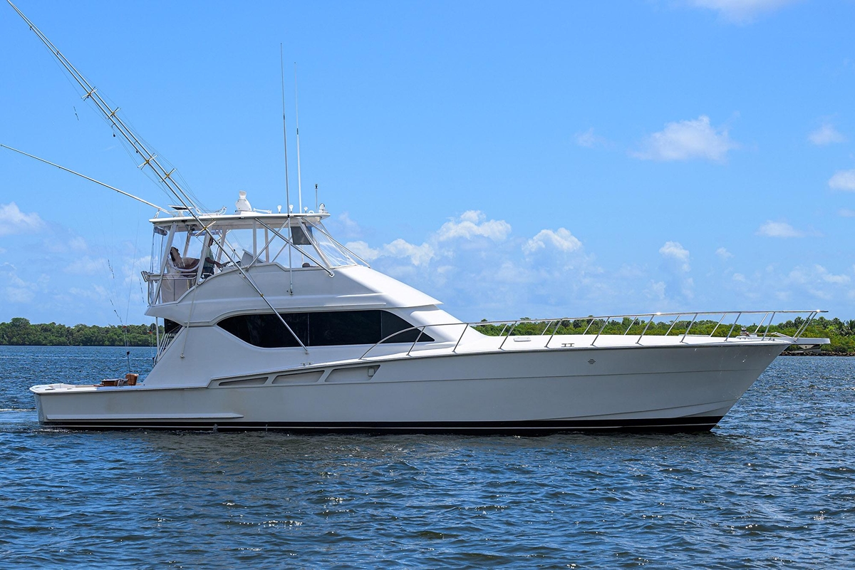 2001 Hatteras 60 Convertible - Sold Boat