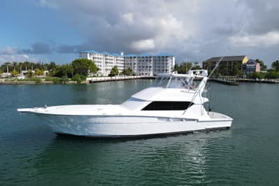 BOATZON | Hatteras 60 Convertible 2004