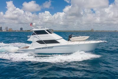 BOATZON | Hatteras 60 Convertible 2005