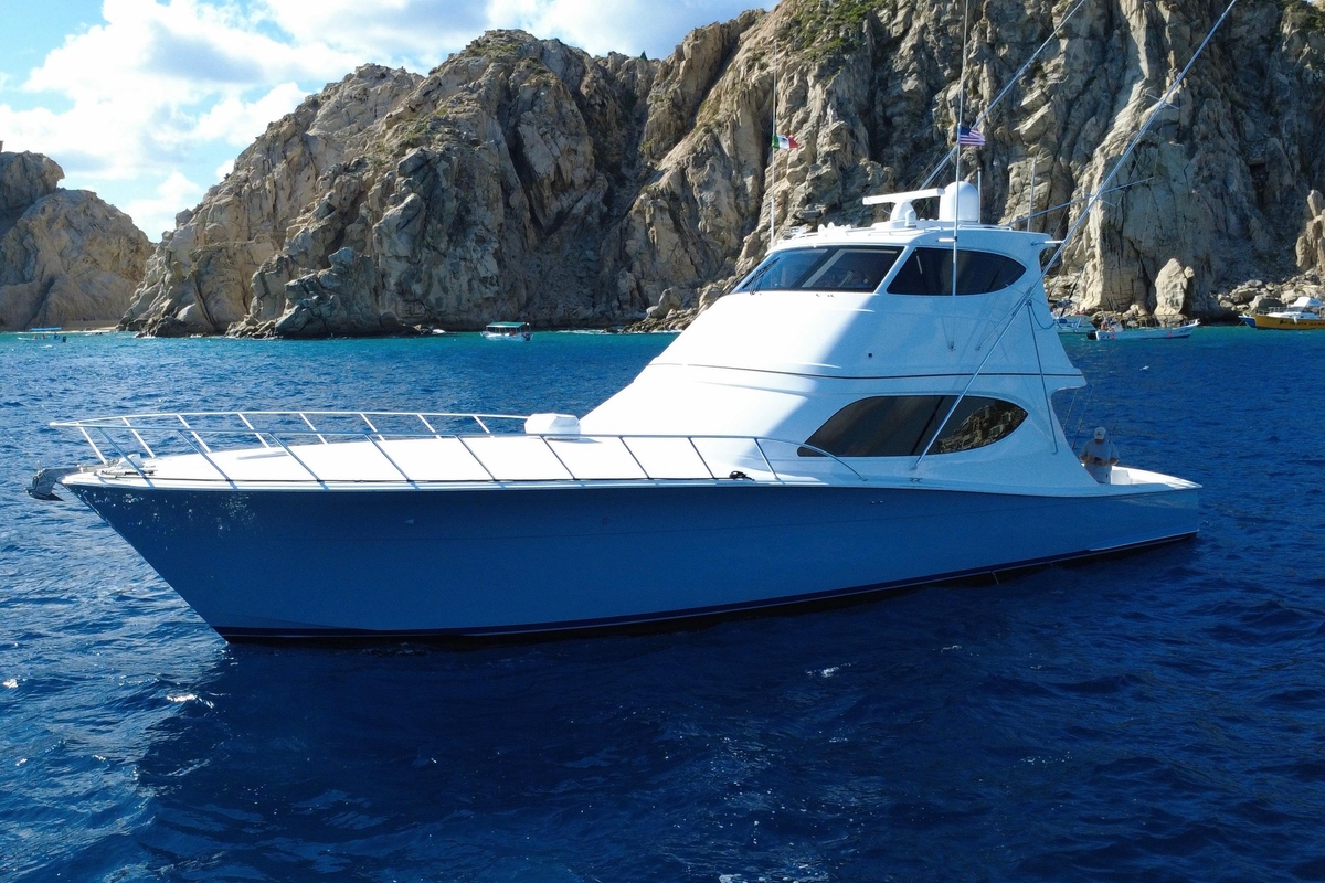 Hatteras 63GT Enclosed Bridge 2013