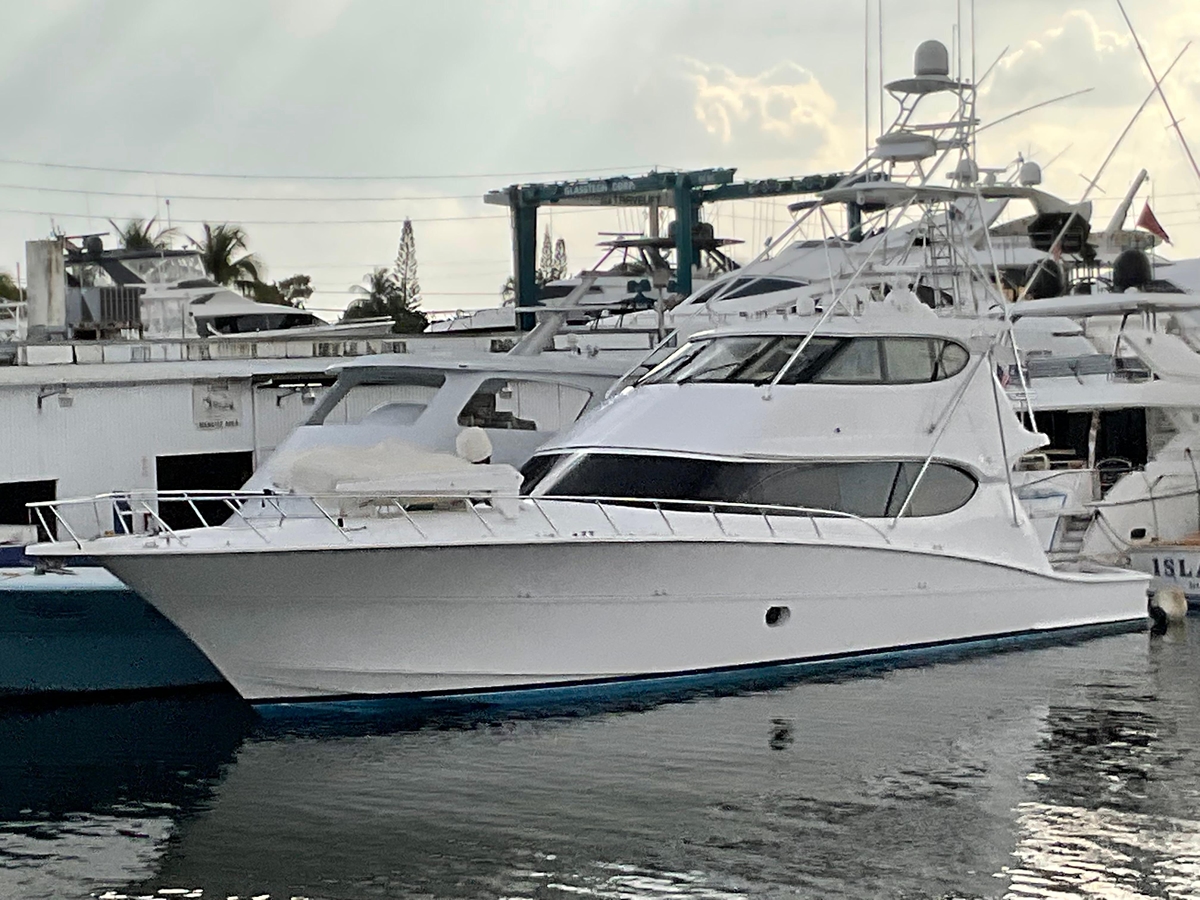 2008 Hatteras 77 Convertible - Sold Boat