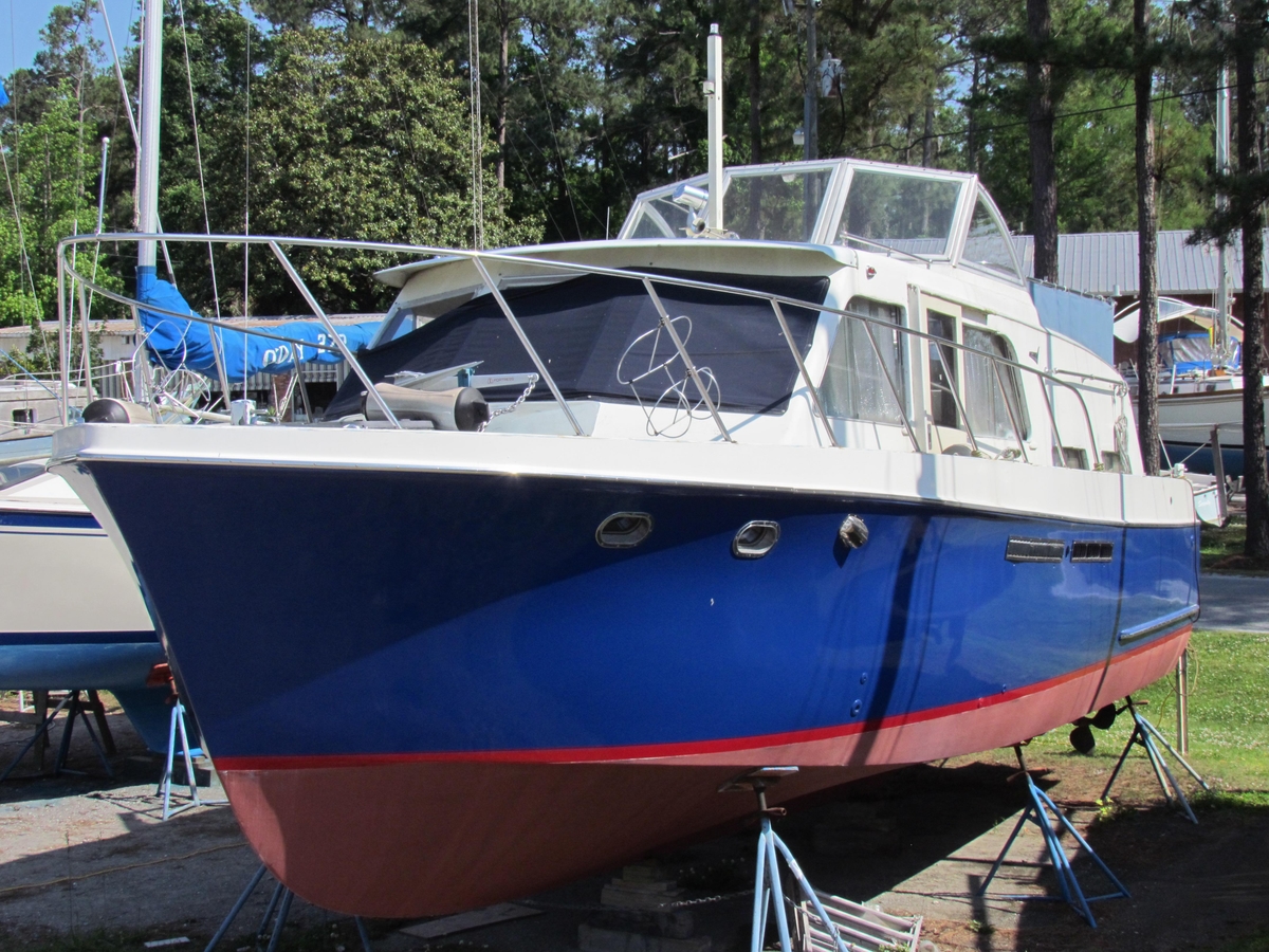 1964 Hatteras Double Cabin - Sold Boat