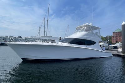 BOATZON | Hatteras GT54 2013