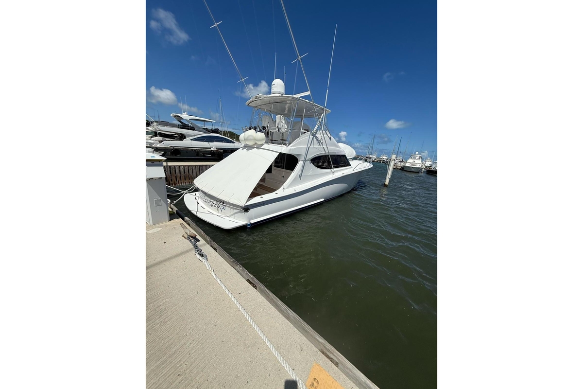 2011 Hatteras GT60 - Sold Boat