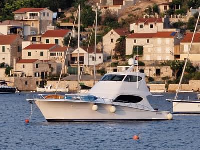 BOATZON | Hatteras GT63 2013