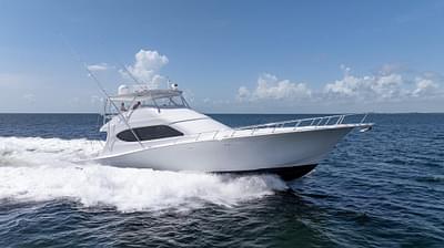 BOATZON | Hatteras GT70 2024