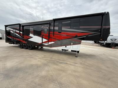 BOATZON | Heartland Cyclone 4014C  RED PAINT 2026
