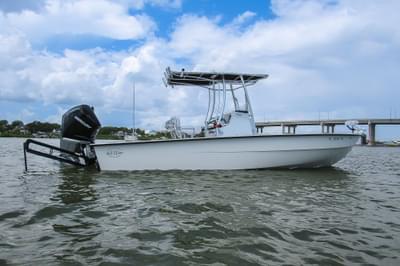 BOATZON | Hell's Bay Boatworks 25 Estero 2020