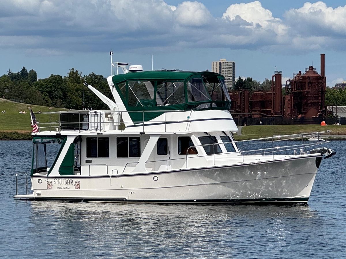 2024 Helmsman Trawlers 38 Sedan - Sold Boat