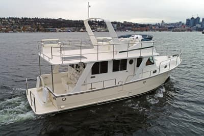 BOATZON | Helmsman Trawlers 38 Sedan 2027
