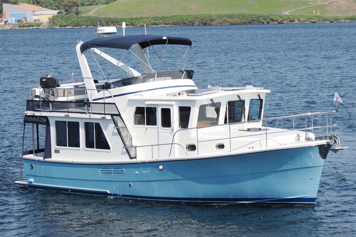 2023 Helmsman Trawlers 38E - Sold Boat