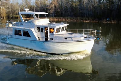 BOATZON | Helmsman Trawlers 43E 2025