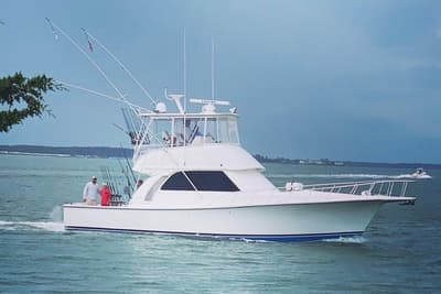 BOATZON | Henriques 42 Flybridge 2011