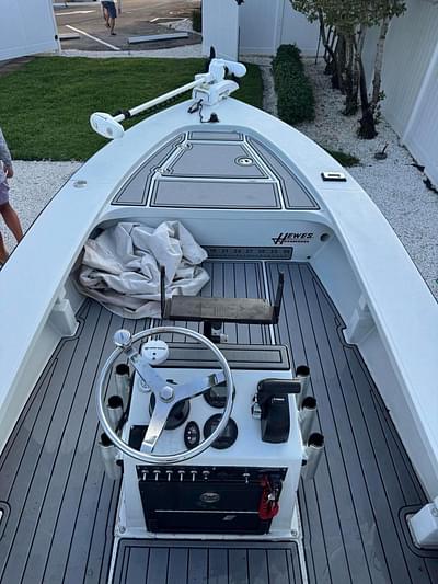 BOATZON | Hewes Bonefisher 1993