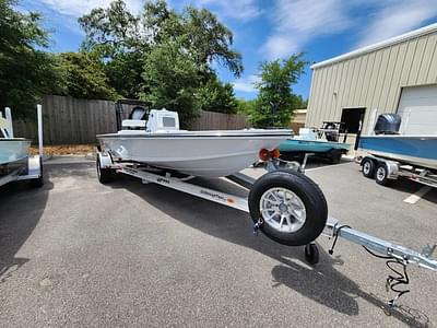 BOATZON | Hewes Redfisher 18 2025