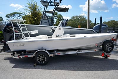 BOATZON | Hewes Redfisher 18 2027