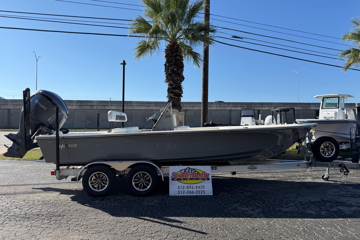 2026 Hewes Redfisher 21 - Sold Boat