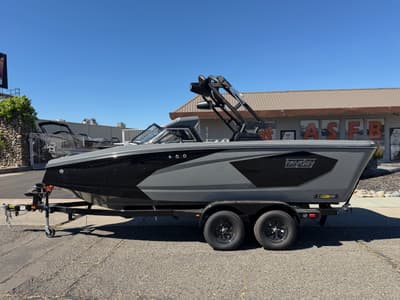 BOATZON | Heyday 2026 HeyDay WT2 DC Surf Boat 2026