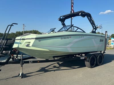 BOATZON | Heyday Wake Boats WT2DC 2023