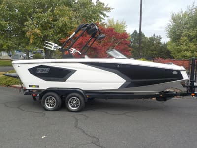 BOATZON | Heyday Wake Boats WT2DC 2026