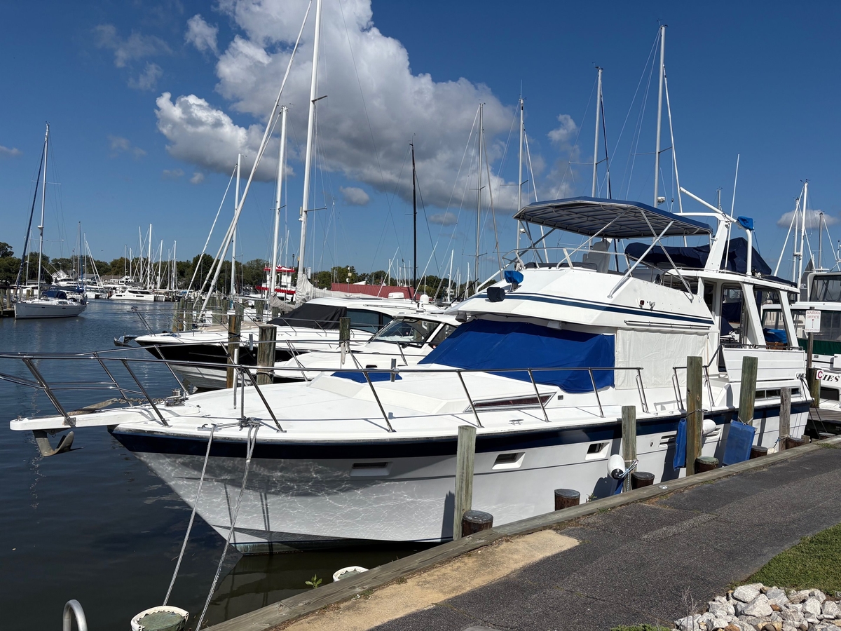 1987 Hi-Star 48 Sundeck - Sold Boat