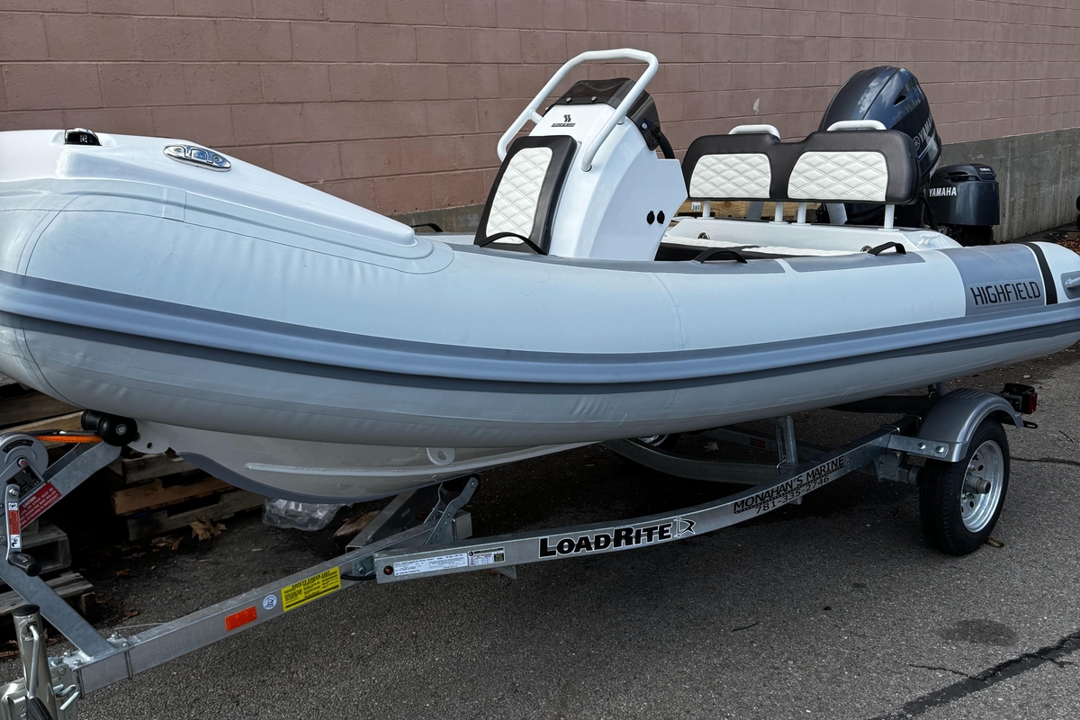 2025 Highfield Sport 390 - Sold Boat