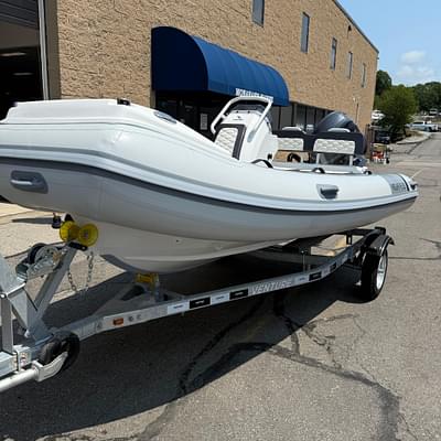 BOATZON | Highfield Sport 420 2025