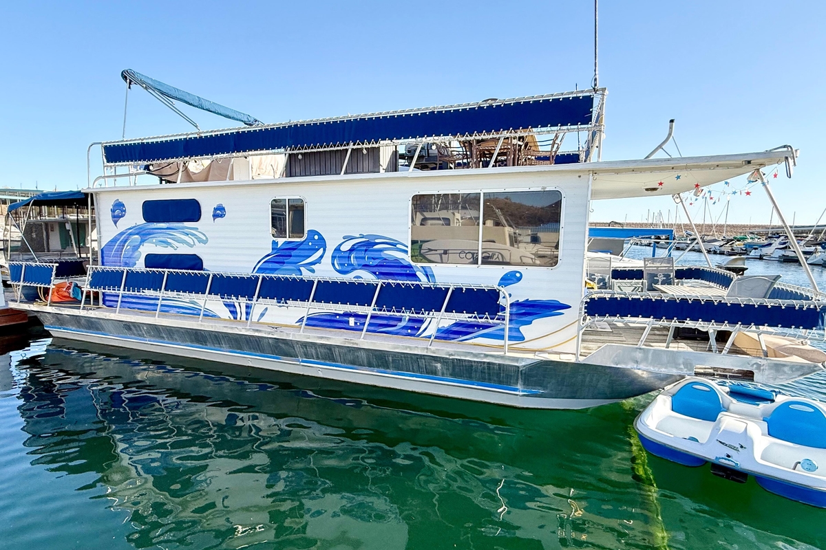 1986 Hilburn 4014 Executive - Sold Boat