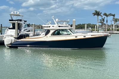 BOATZON | Hinckley 35 2022