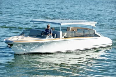BOATZON | Hodgdon Yachts Venetian Limo 2016