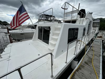 BOATZON | Holiday Mansion 37 2008