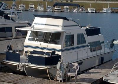 BOATZON | Holiday Mansion Houseboat 1992