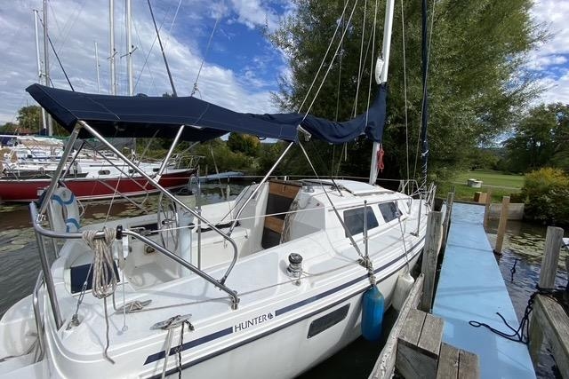 1990 Hunter 27 - Sold Boat