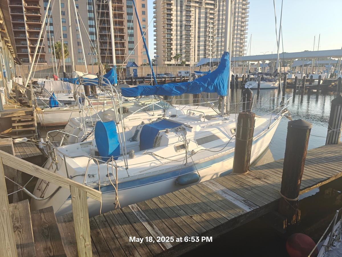 1984 Hunter 31 - Sold Boat