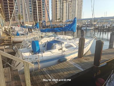 BOATZON | Hunter 31 1984