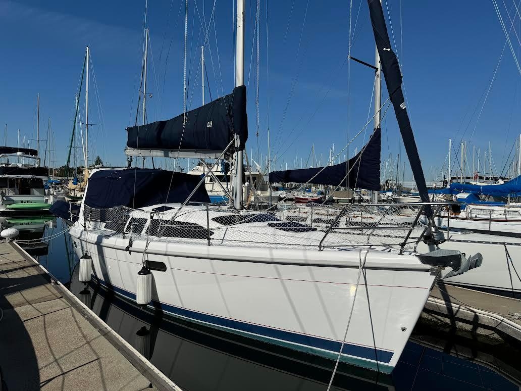 1999 Hunter 340 - Sold Boat