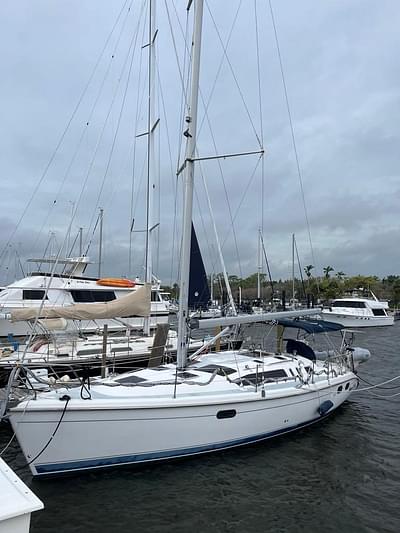BOATZON | Hunter 380 2000